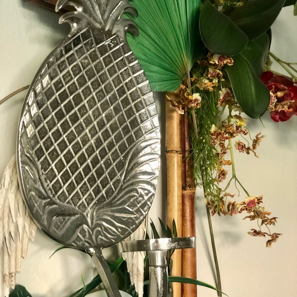 New! Large Silver Metal Hawaiian Pineapple Candle Holder/Sconce - Picture 3 of 10